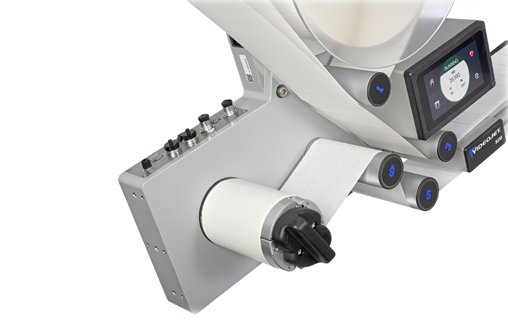 Videojet 9310 industrial label applicator with touchscreen and open web path
